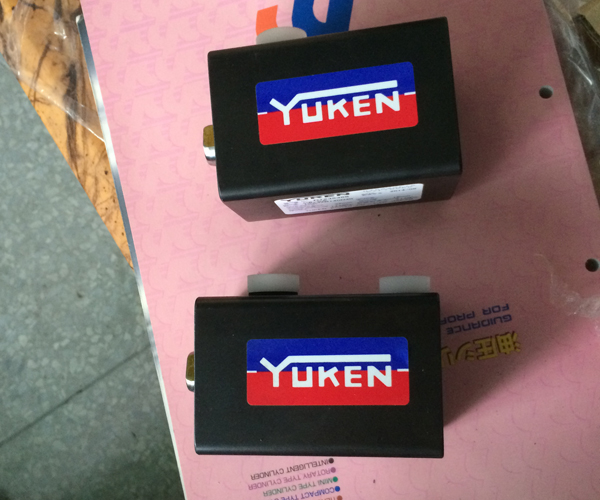 日本YUKEN C6小型液压缸